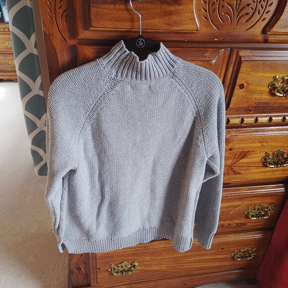 NWT GRAY CHAPS WOMEN'S CABLE KNIT SWEATER WITH SPARKLE - Picture 2 of 11